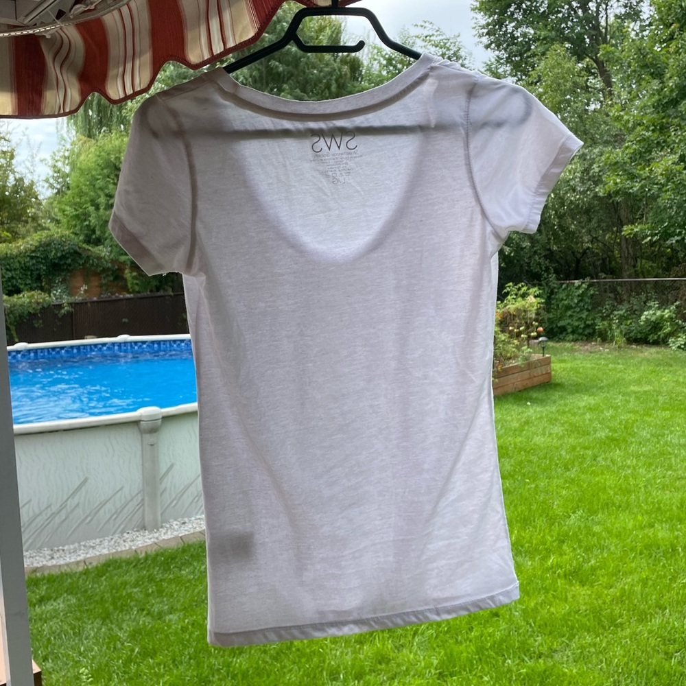 White tee - Picture 2 of 3